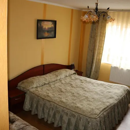 ***феєрія Hotel Tyachiv