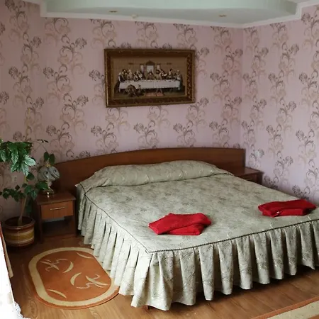 Hotel ***феєрія Tyachiv